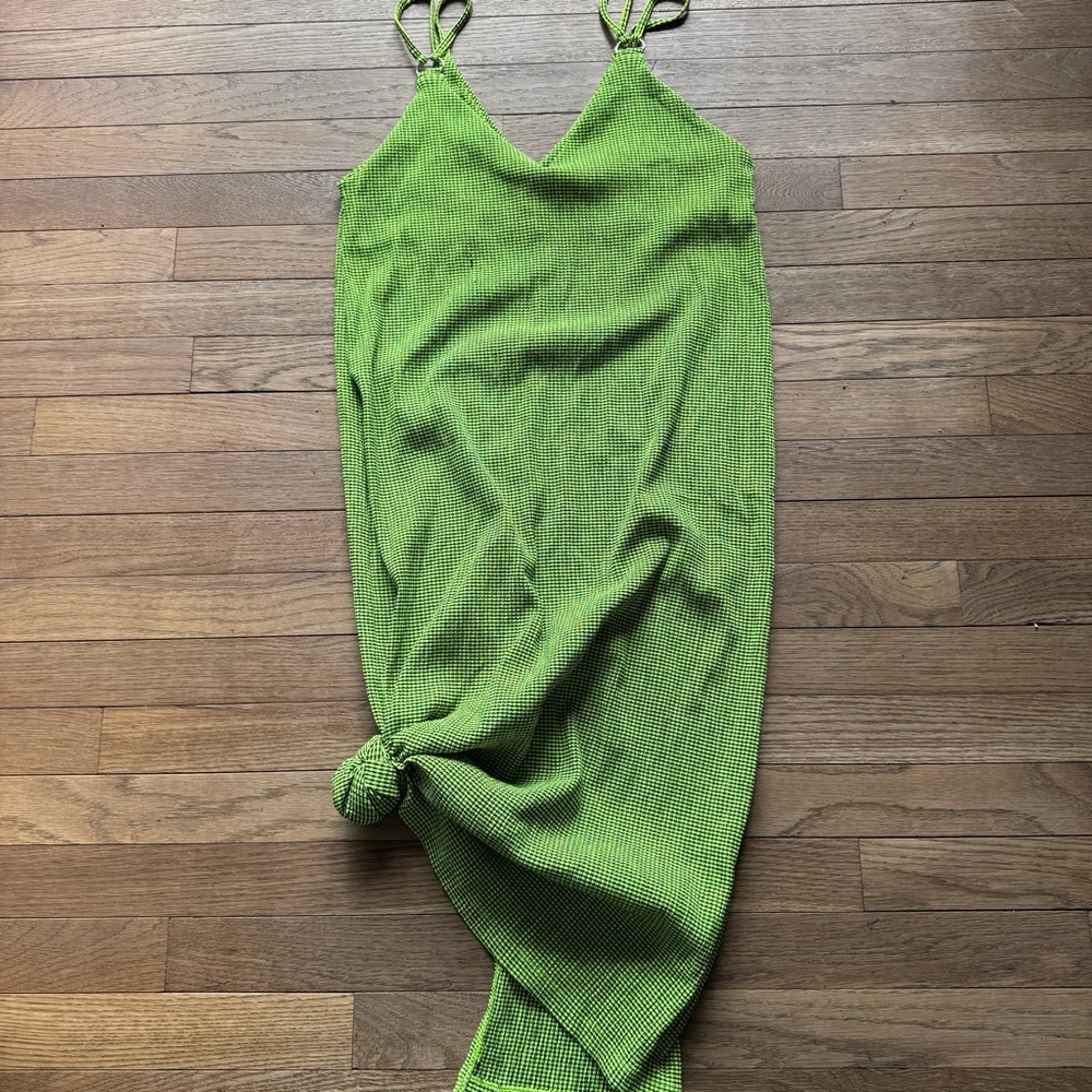 Zara Green knit dress with tie-up detail size S has small hole tear see image
